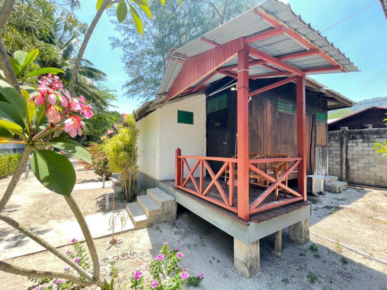 B'First Chalet Perhentian Island Hotel Kampung Kuala Besut Exterior foto